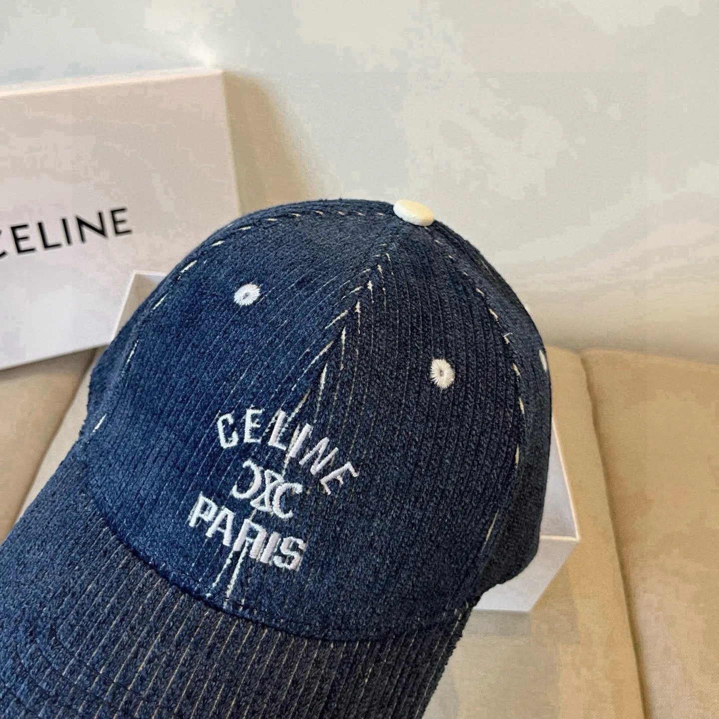 P60 [CELINE Celine] New classic casual and trendy baseball cap🧢Japanese and Korean style, looks great with any combination! A must-have when traveling
