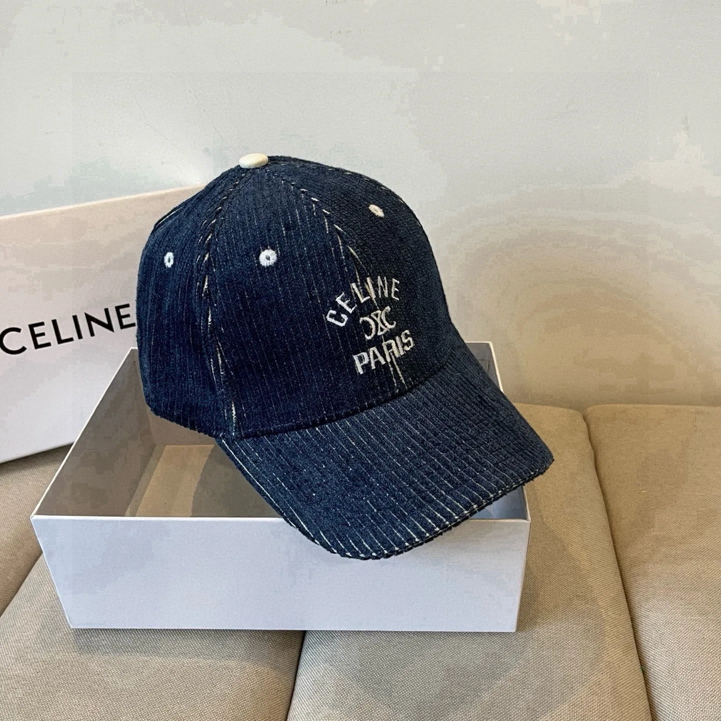 P60 [CELINE Celine] New classic casual and trendy baseball cap🧢Japanese and Korean style, looks great with any combination! A must-have when traveling