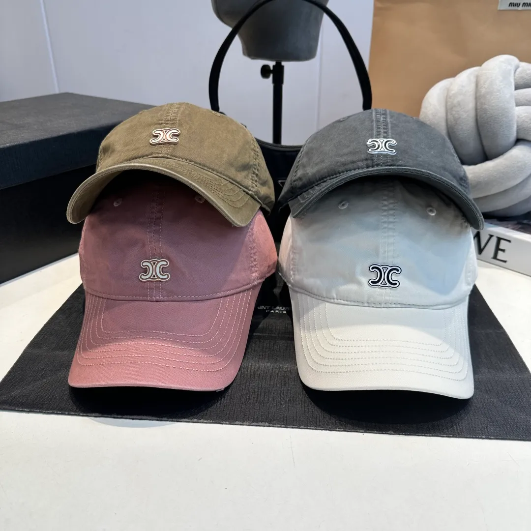 P60 CELINE's new classic casual and trendy baseball cap🧢Japanese and Korean style, looks great with any combination! A must-have when traveling
