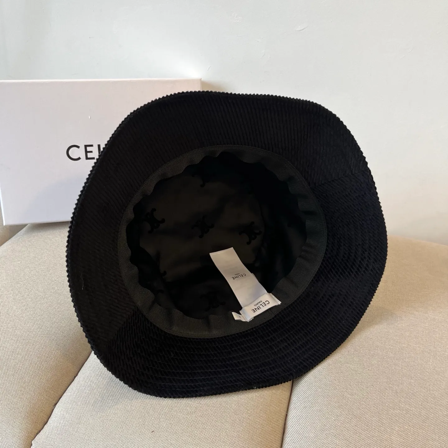 P86 [CELINE Celine] New classic casual and trendy fisherman hat, Japanese and Korean style, looks great with any combination! A must-have when traveling