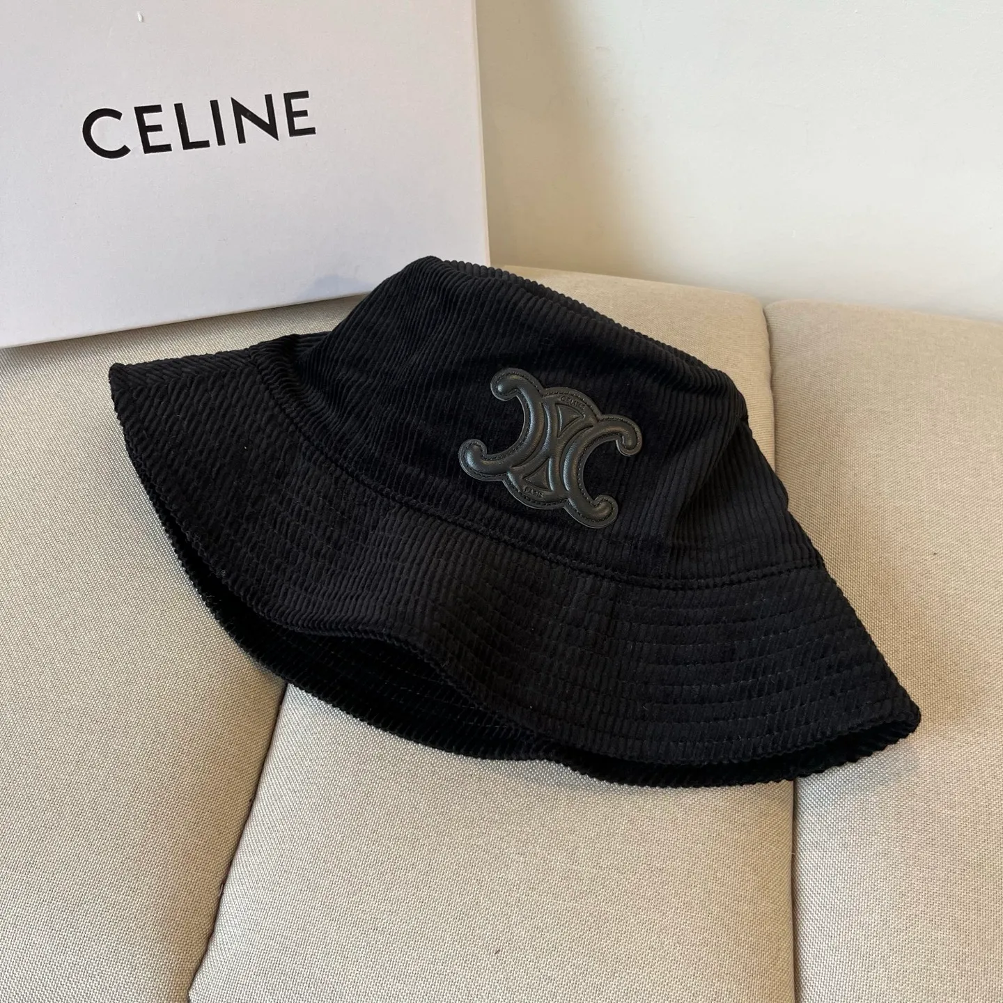 P86 [CELINE Celine] New classic casual and trendy fisherman hat, Japanese and Korean style, looks great with any combination! A must-have when traveling