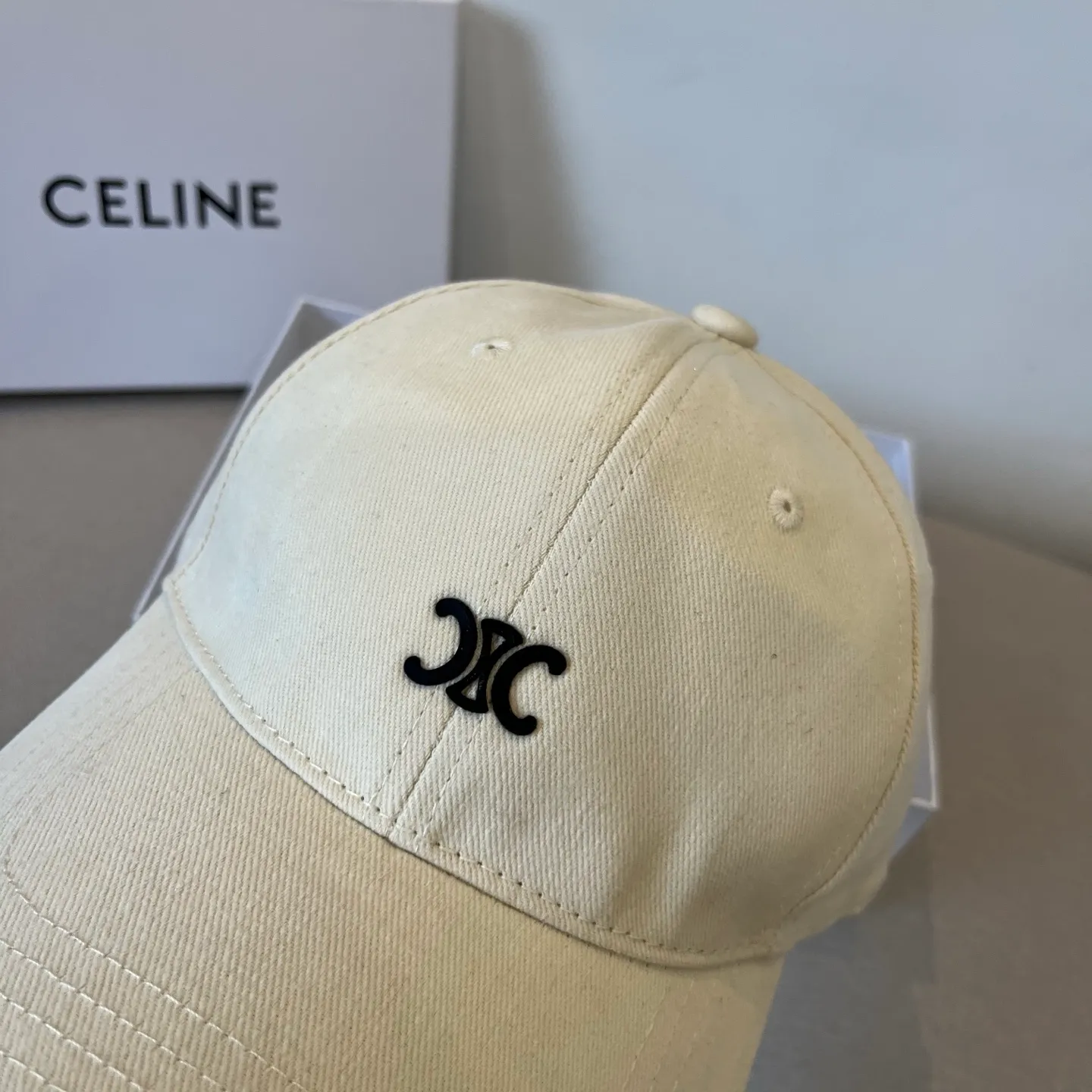 P60 [CELINE Celine] New classic casual and trendy baseball cap🧢Japanese and Korean style, looks great with any combination! A must-have when traveling