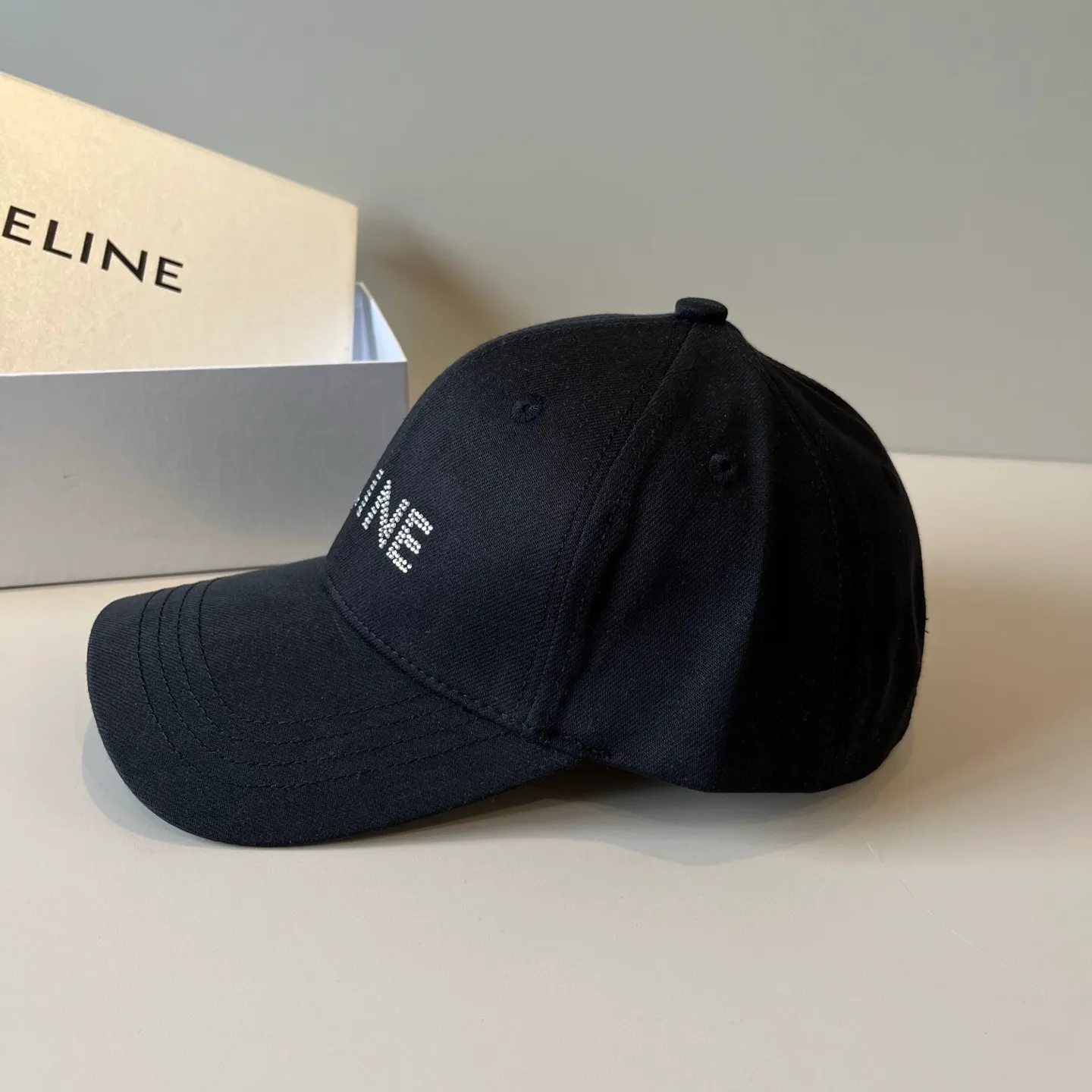 P70 [CELINE Celine] New classic casual and trendy baseball cap🧢Japanese and Korean style, looks great with any combination! A must-have when traveling