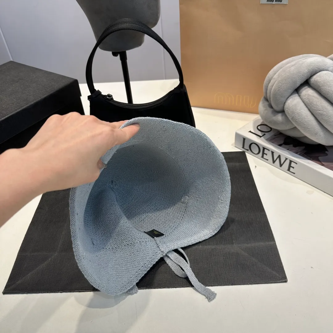 P70 Celine spring and summer style fisherman hat with hook, simple and elegant, head circumference 57cm