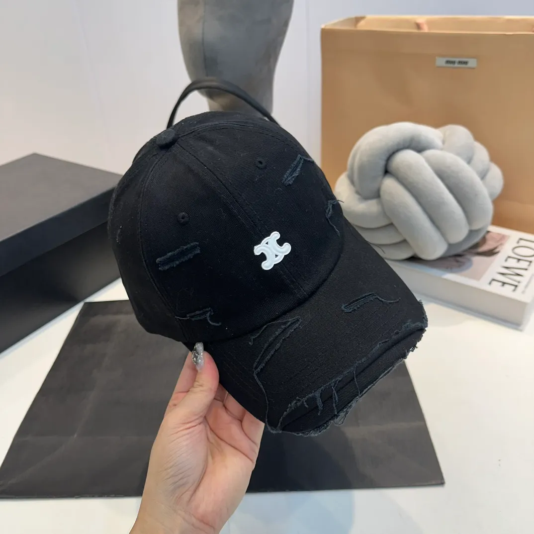 P60 CELINE 2024 spring and summer denim baseball cap 🧢, a must-have and easy to match when going out, get it now!