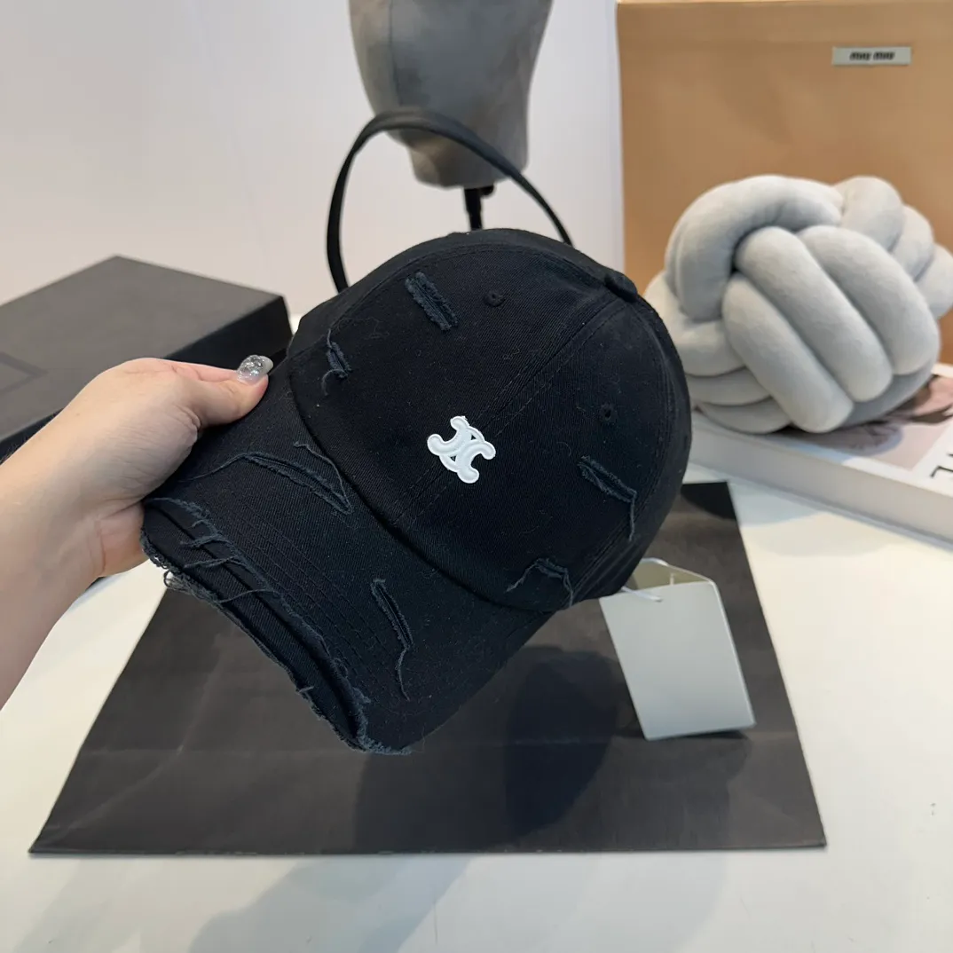 P60 CELINE 2024 spring and summer denim baseball cap 🧢, a must-have and easy to match when going out, get it now!