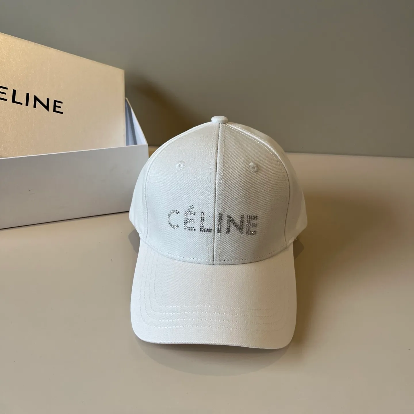 P70 [CELINE Celine] New classic casual and trendy baseball cap🧢Japanese and Korean style, looks great with any combination! A must-have when traveling