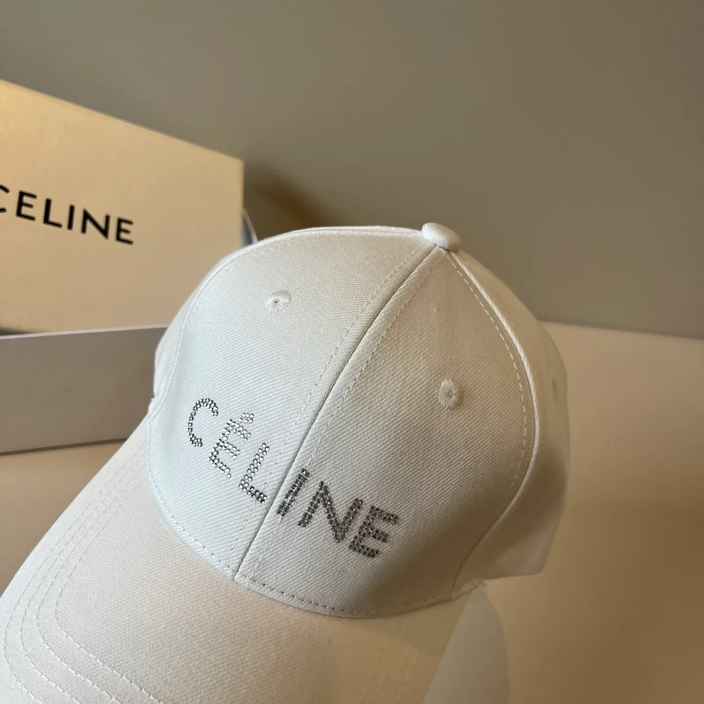 P70 [CELINE Celine] New classic casual and trendy baseball cap🧢Japanese and Korean style, looks great with any combination! A must-have when traveling