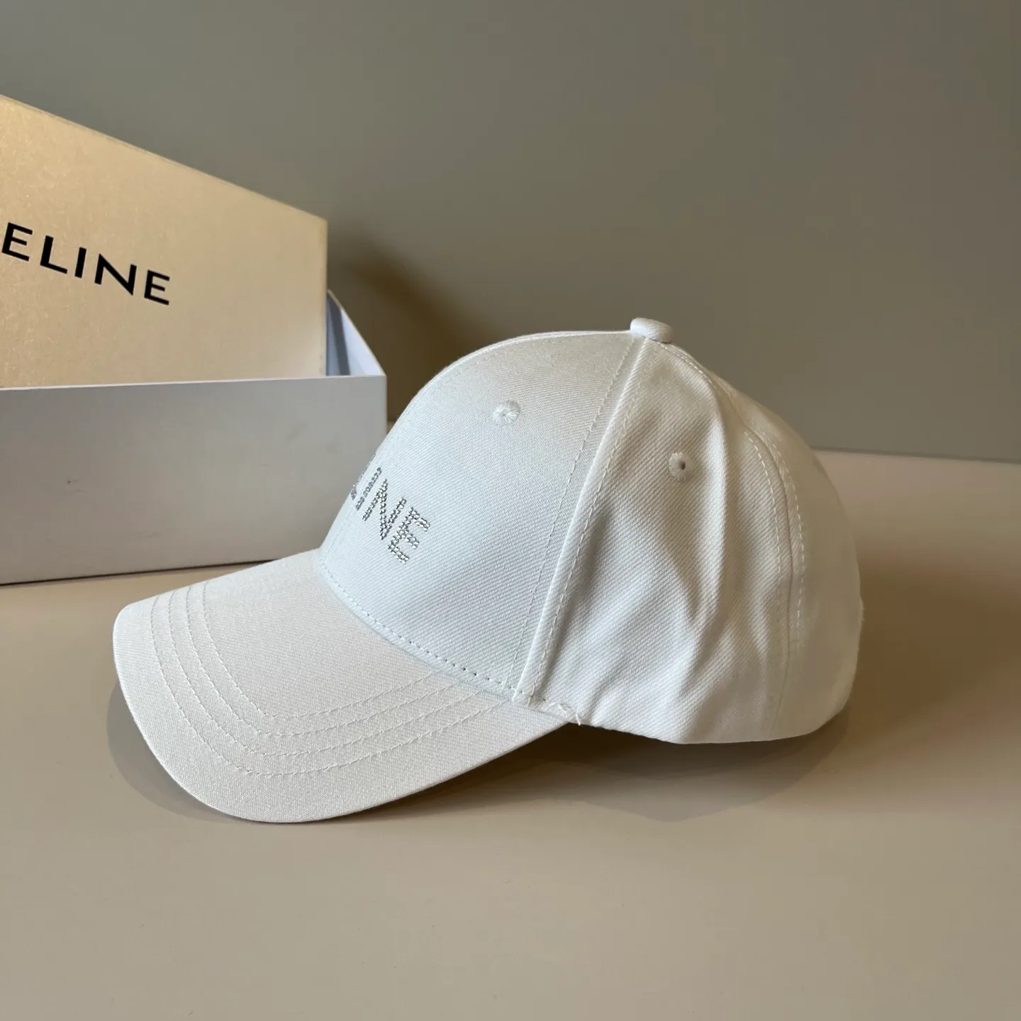 P70 [CELINE Celine] New classic casual and trendy baseball cap🧢Japanese and Korean style, looks great with any combination! A must-have when traveling
