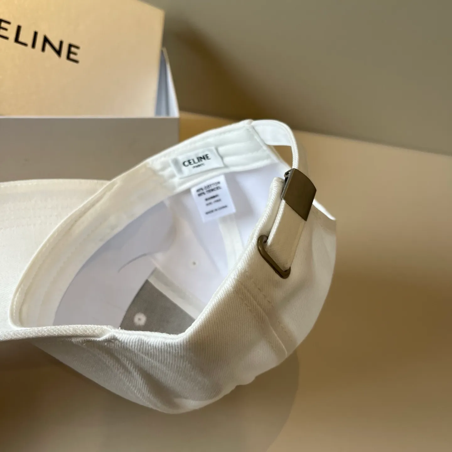 P70 [CELINE Celine] New classic casual and trendy baseball cap🧢Japanese and Korean style, looks great with any combination! A must-have when traveling
