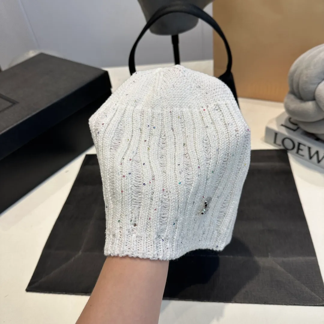 P56 Celine new knitted beanie