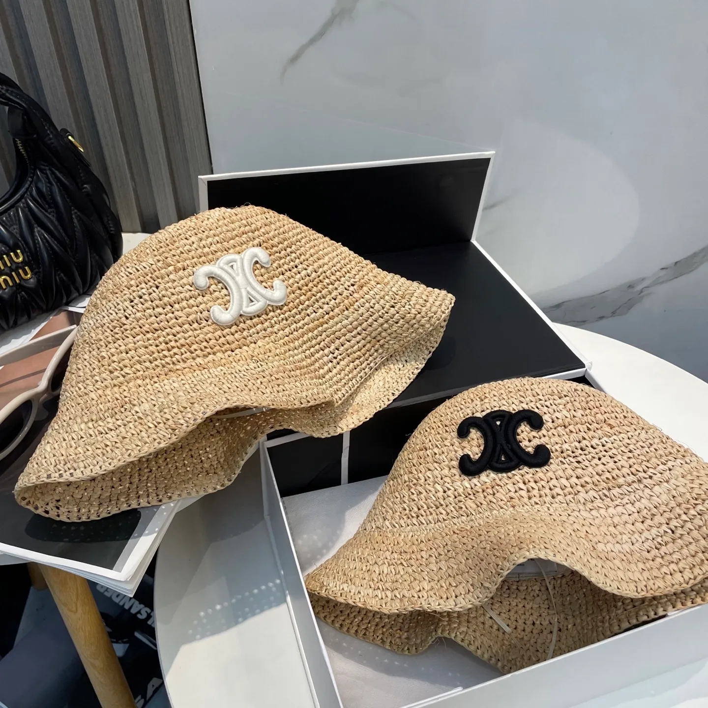 P100💛[CELINE Celine] New raffia densely woven straw hat, the first choice for the beach in summer ~ Same style as stars ~ Big brands are simple