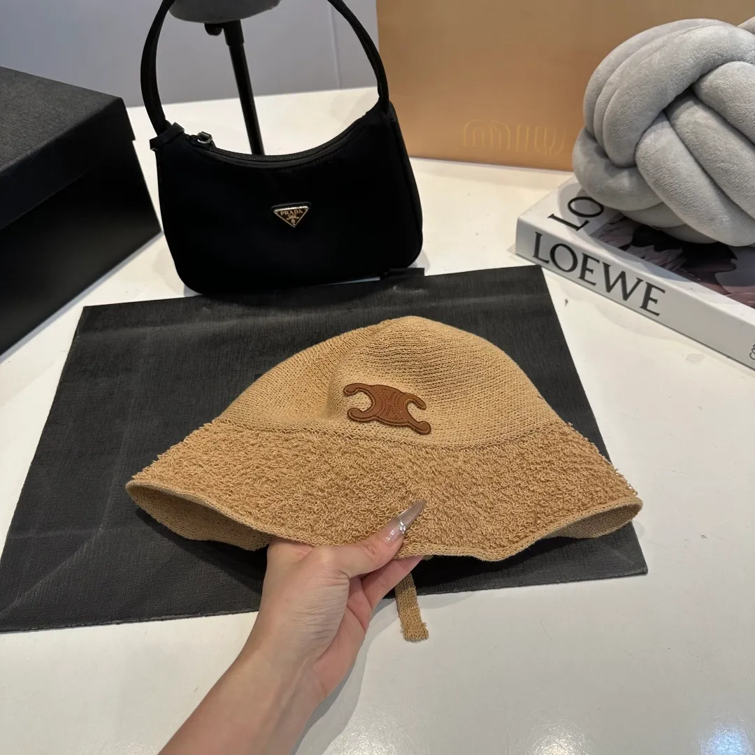 P70 Celine spring and summer style fisherman hat with hook, simple and elegant, head circumference 57cm