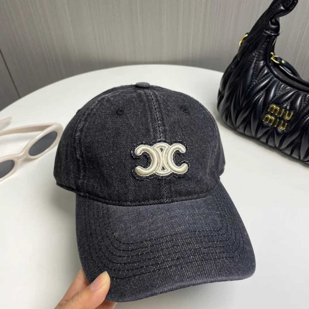 P60💛 Comes with dust bag [CELINE Celine] new denim baseball cap🧢, a must-have and easy to match when going out, hurry up and get it!