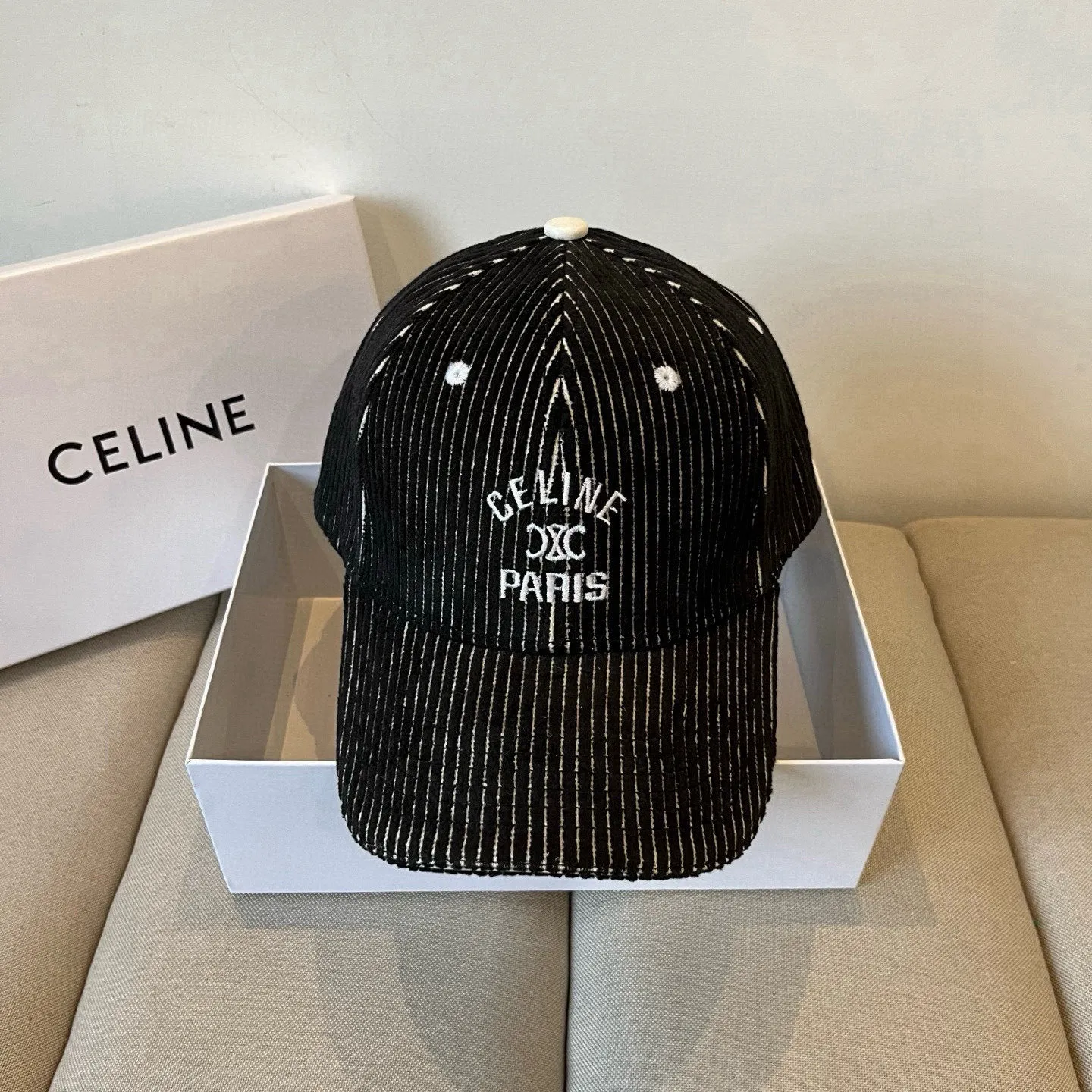 P64 [CELINE Celine] New classic casual and trendy baseball cap🧢Japanese and Korean style, looks great with any combination! A must-have when traveling