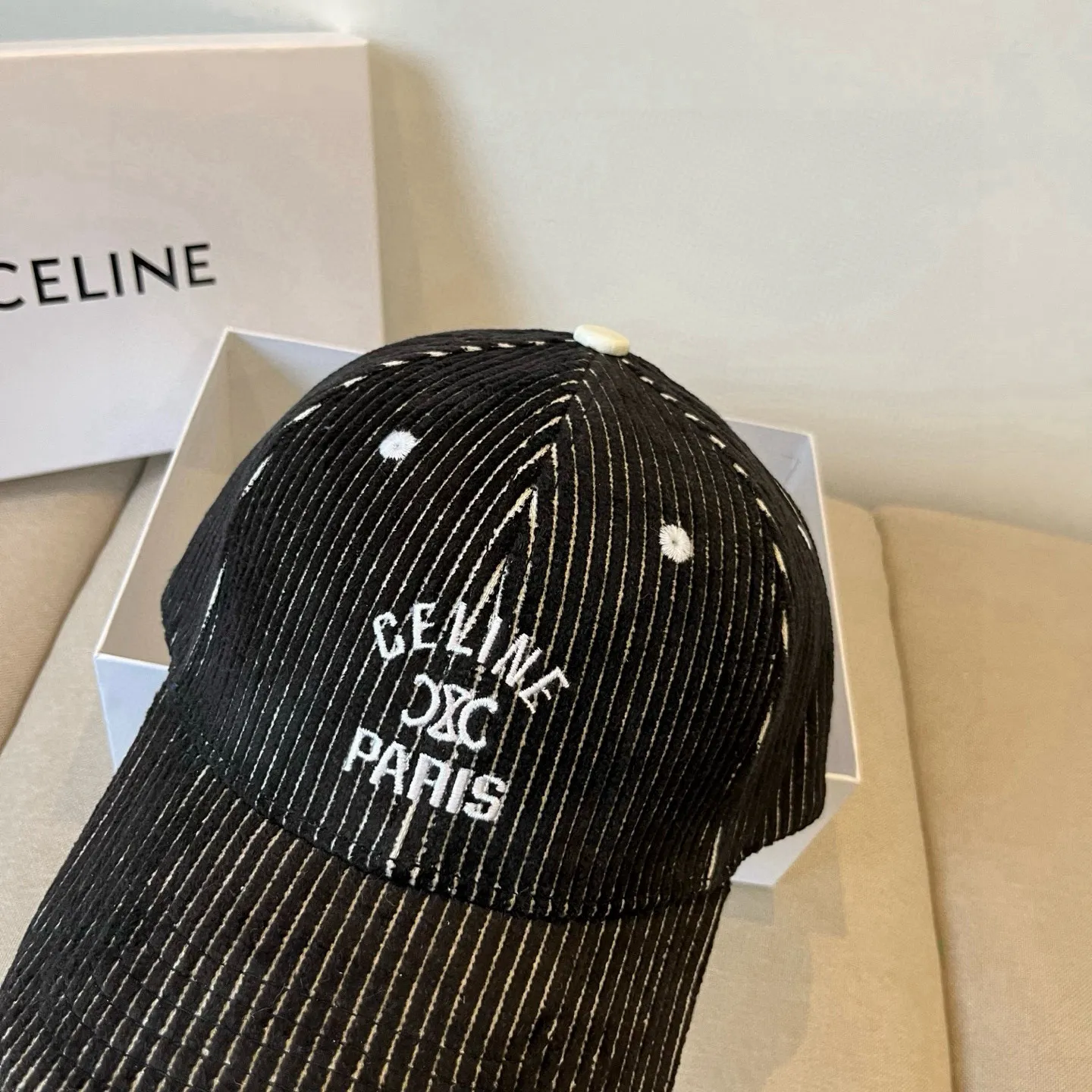 P64 [CELINE Celine] New classic casual and trendy baseball cap🧢Japanese and Korean style, looks great with any combination! A must-have when traveling