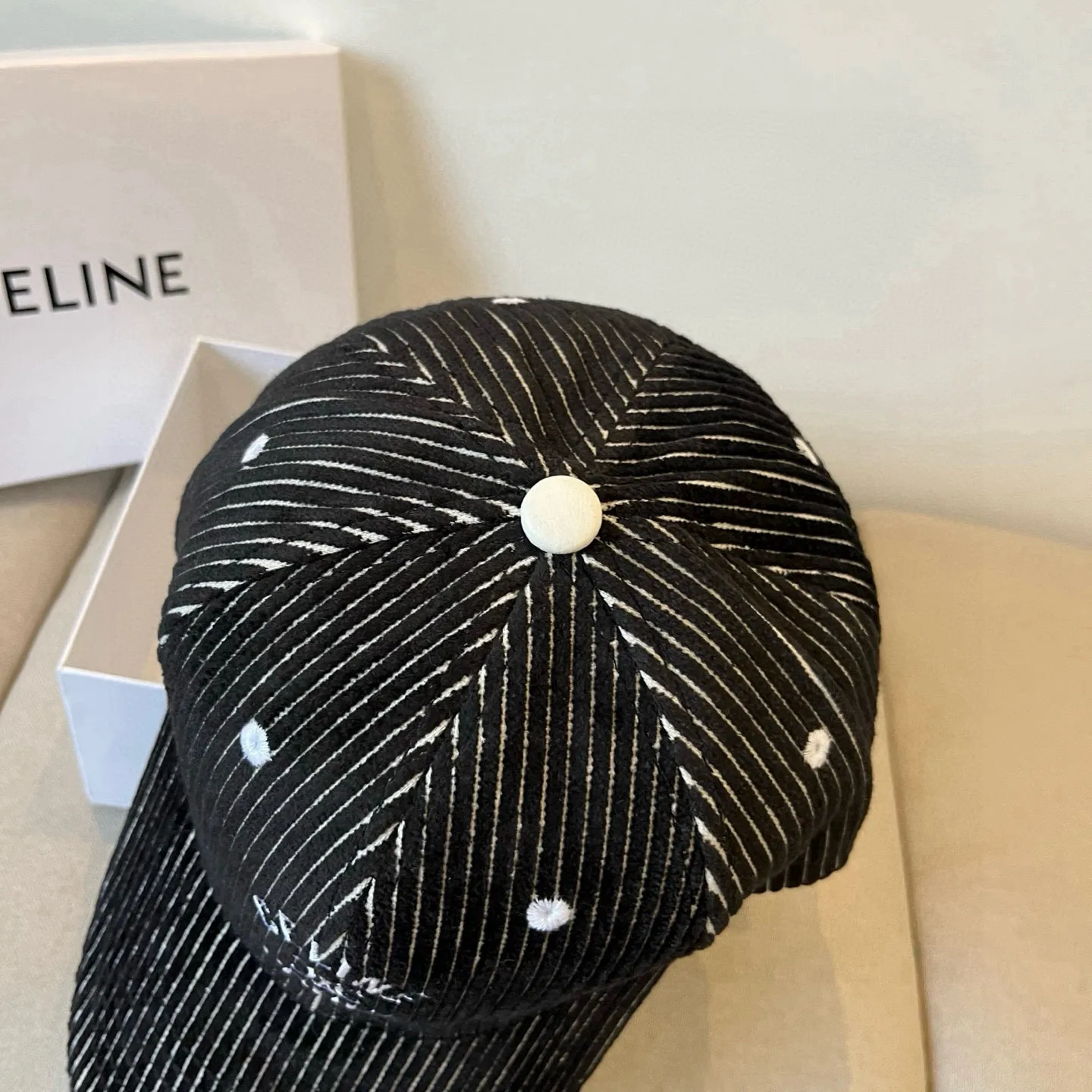 P64 [CELINE Celine] New classic casual and trendy baseball cap🧢Japanese and Korean style, looks great with any combination! A must-have when traveling