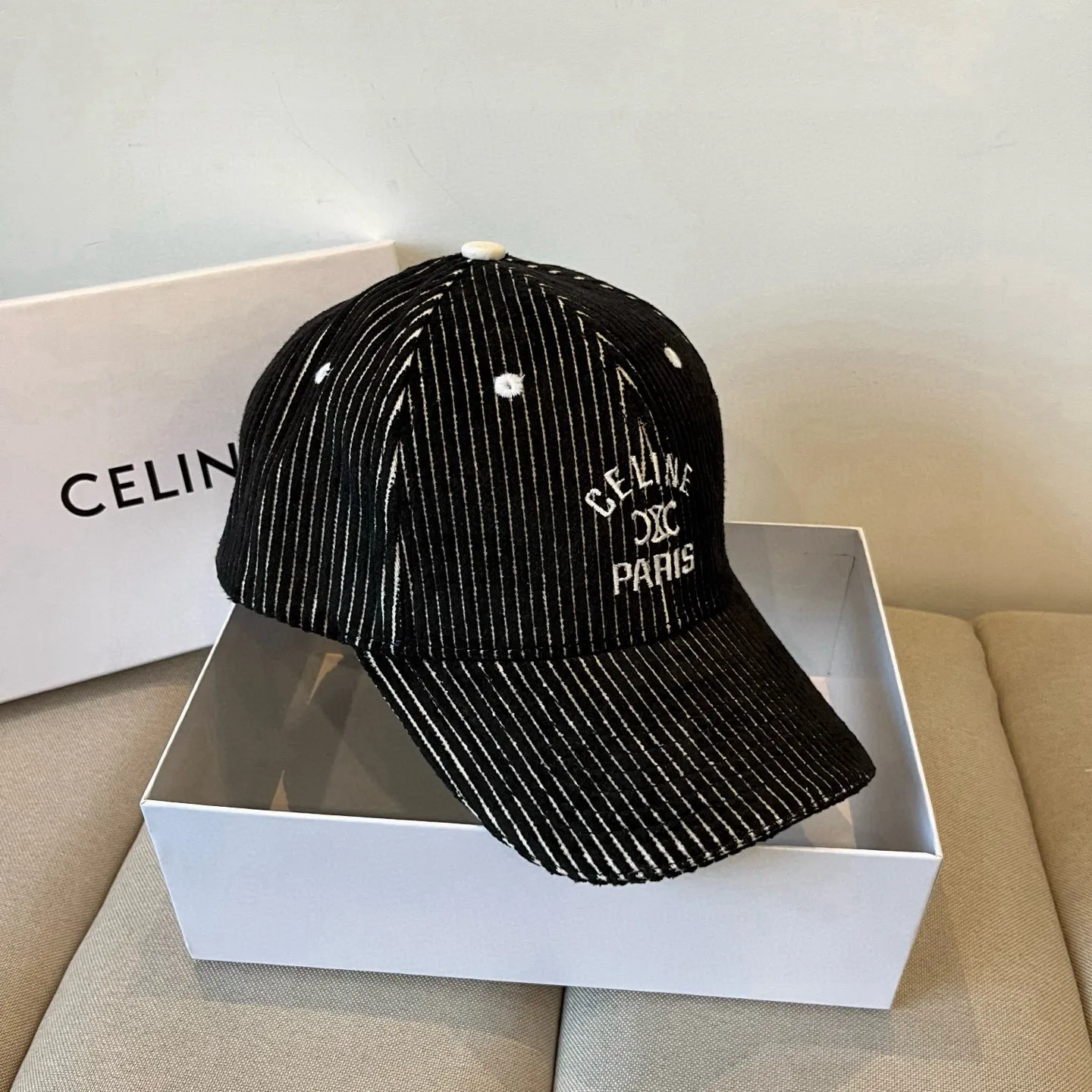 P64 [CELINE Celine] New classic casual and trendy baseball cap🧢Japanese and Korean style, looks great with any combination! A must-have when traveling