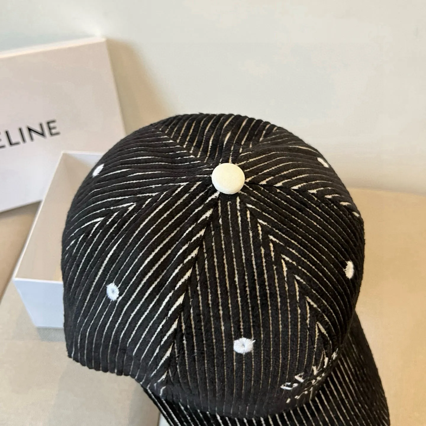 P64 [CELINE Celine] New classic casual and trendy baseball cap🧢Japanese and Korean style, looks great with any combination! A must-have when traveling