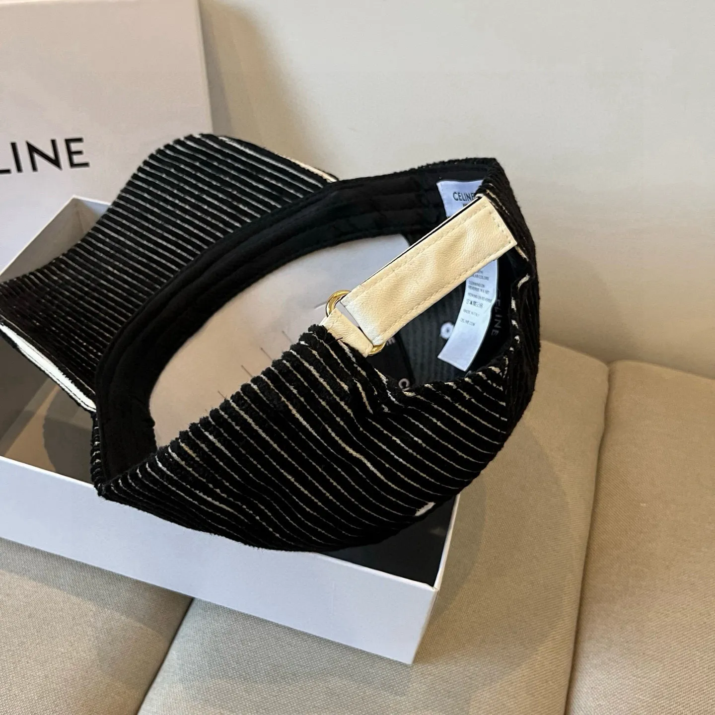 P64 [CELINE Celine] New classic casual and trendy baseball cap🧢Japanese and Korean style, looks great with any combination! A must-have when traveling