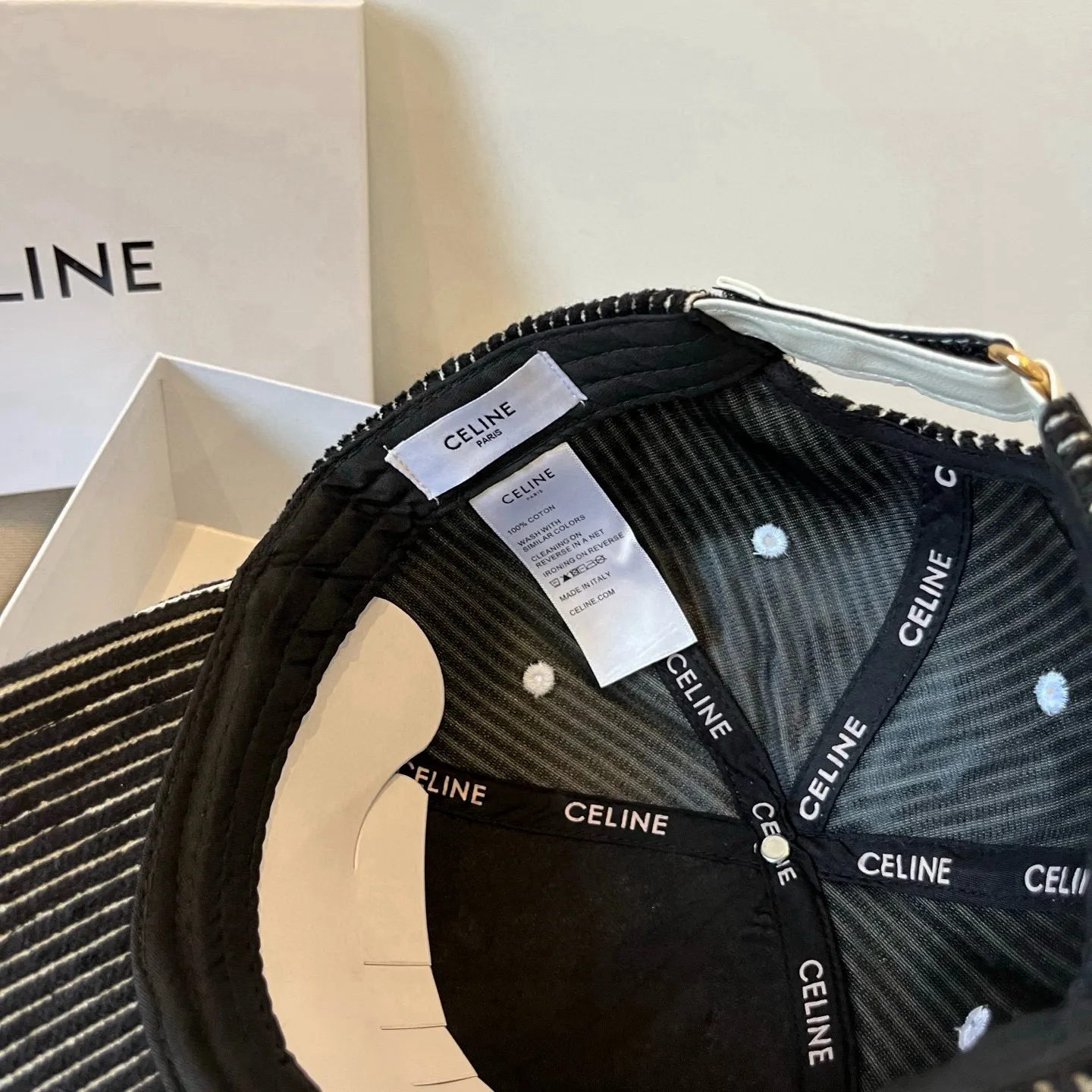 P64 [CELINE Celine] New classic casual and trendy baseball cap🧢Japanese and Korean style, looks great with any combination! A must-have when traveling