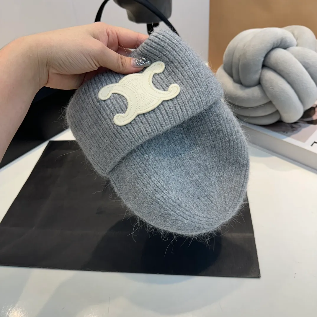 P60 CELINE 2024 autumn and winter new rabbit fur beanie, Korean style design ~ a must-have for autumn and winter wear