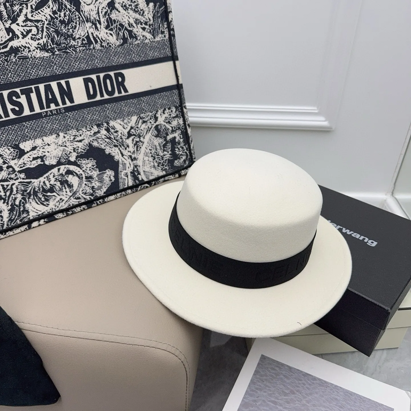 CELINE 🤍🩷 New wool flat hat 100% wool haute couture series