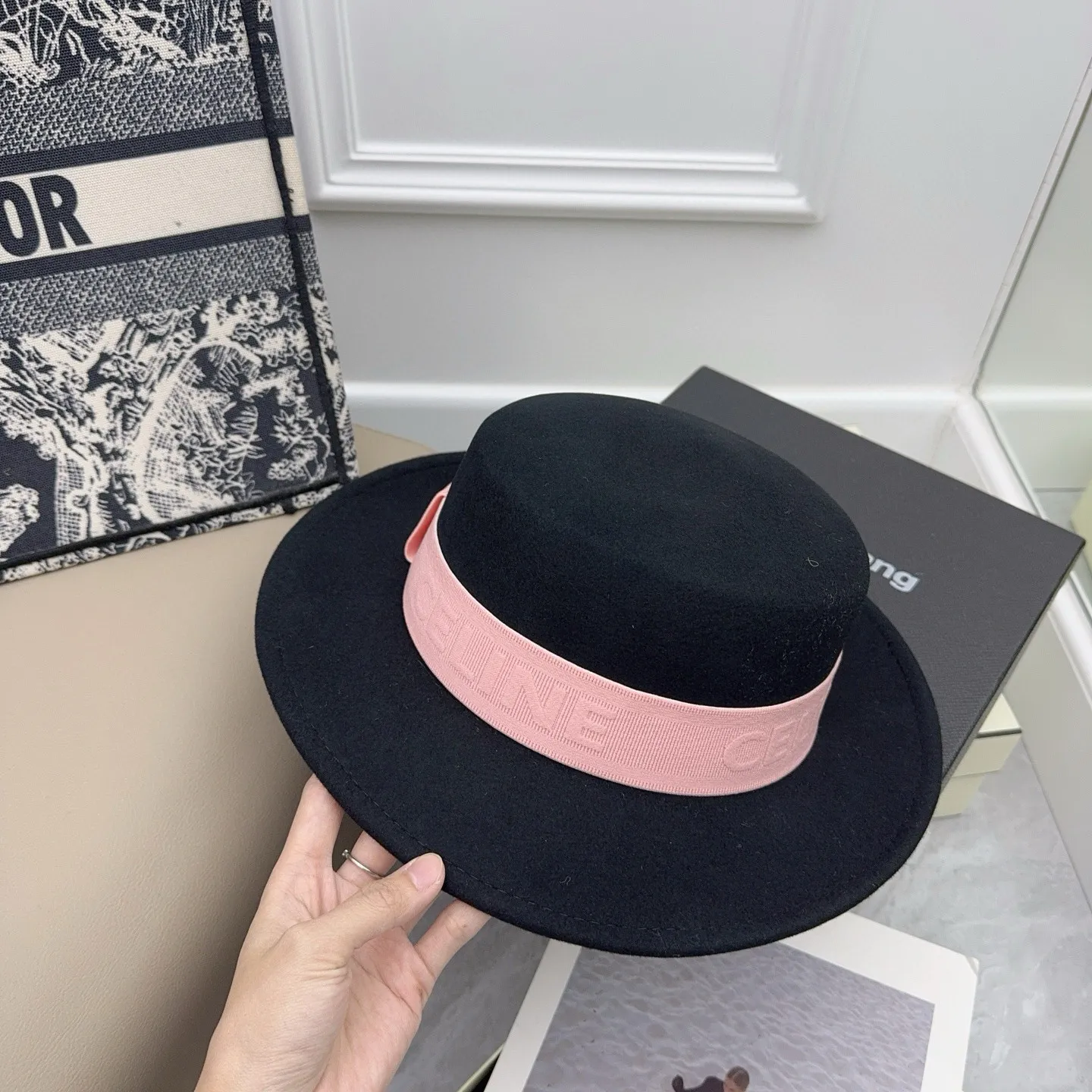 CELINE 🤍🩷 New wool flat hat 100% wool haute couture series