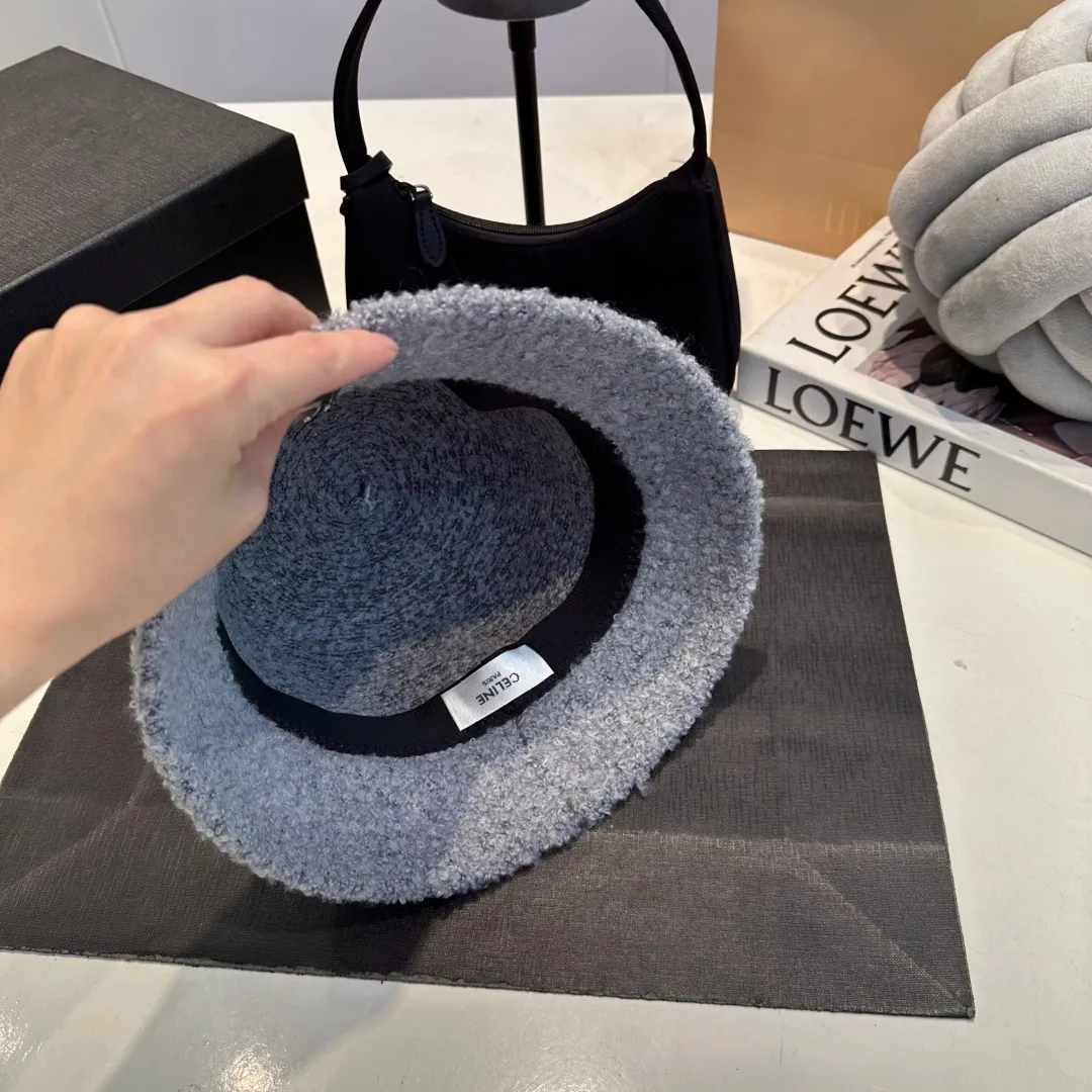 P60 Celine Celine* customized version of Arc de Triomphe lamb wool basin hat women's bucket hat 2025 hot new style autumn and winter hat fisherman hat winter style