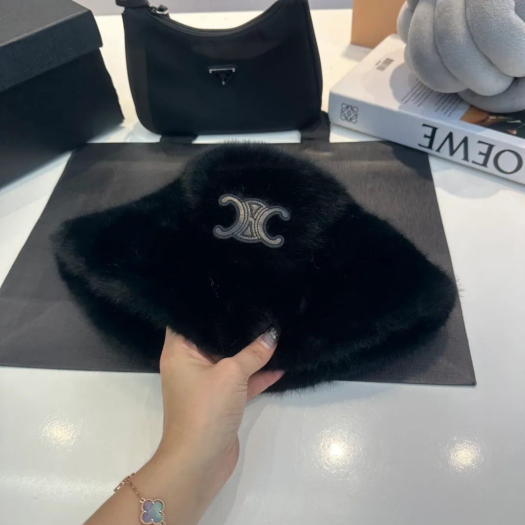P70 Celine Celine* customized version of Arc de Triomphe mink hat women's bucket hat 2023 hot new style autumn and winter hat fisherman hat winter style