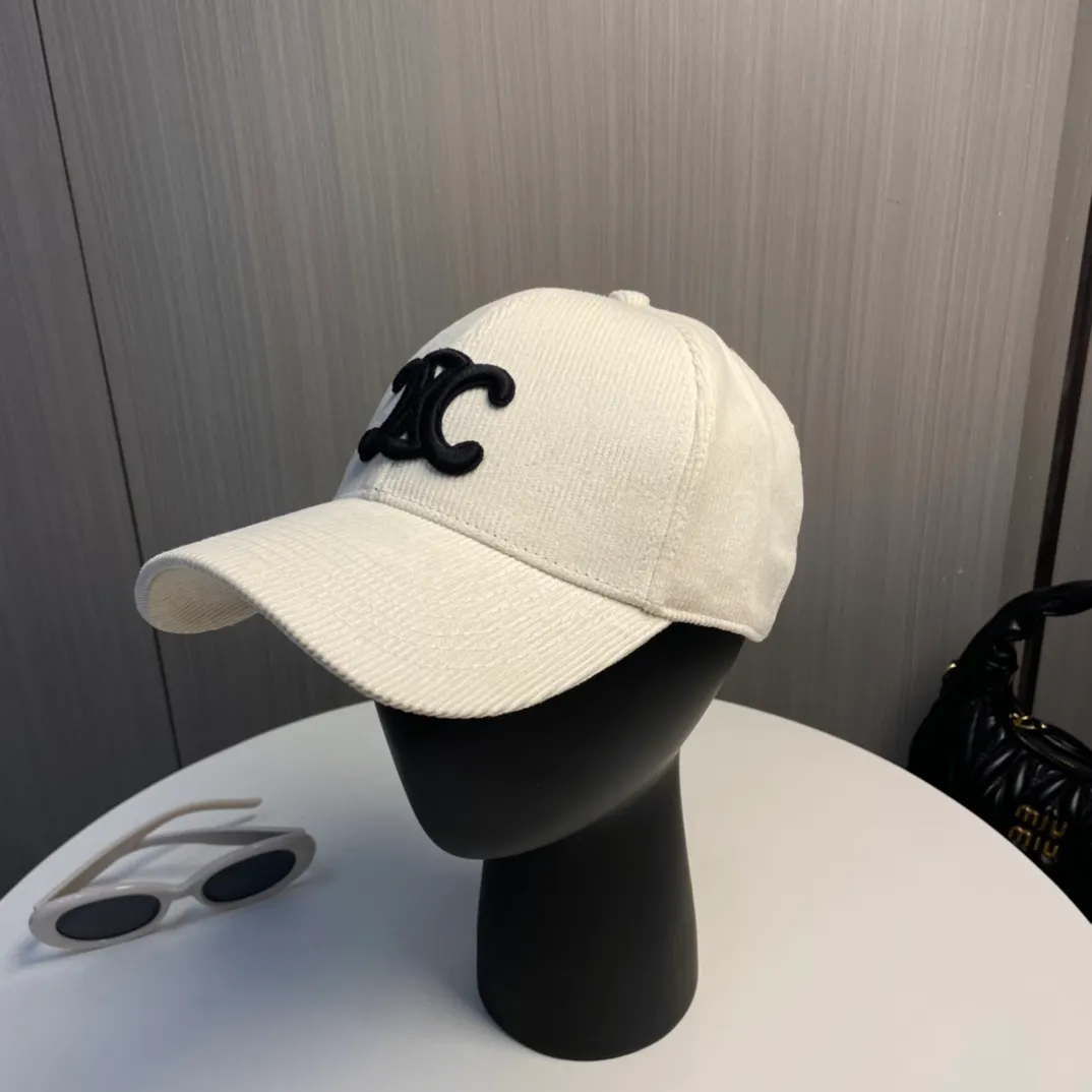 P60 [CELINE Celine] New classic casual and trendy style for autumn and winter. Corduroy simple baseball cap now available🧢Japanese and Korean style, looks great with any combination! A must-have when traveling