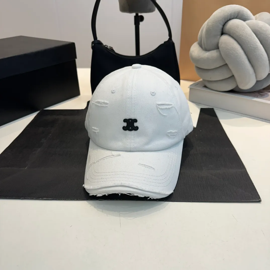 P60 CELINE 2024 spring and summer denim baseball cap 🧢, a must-have and easy to match when going out, get it now!