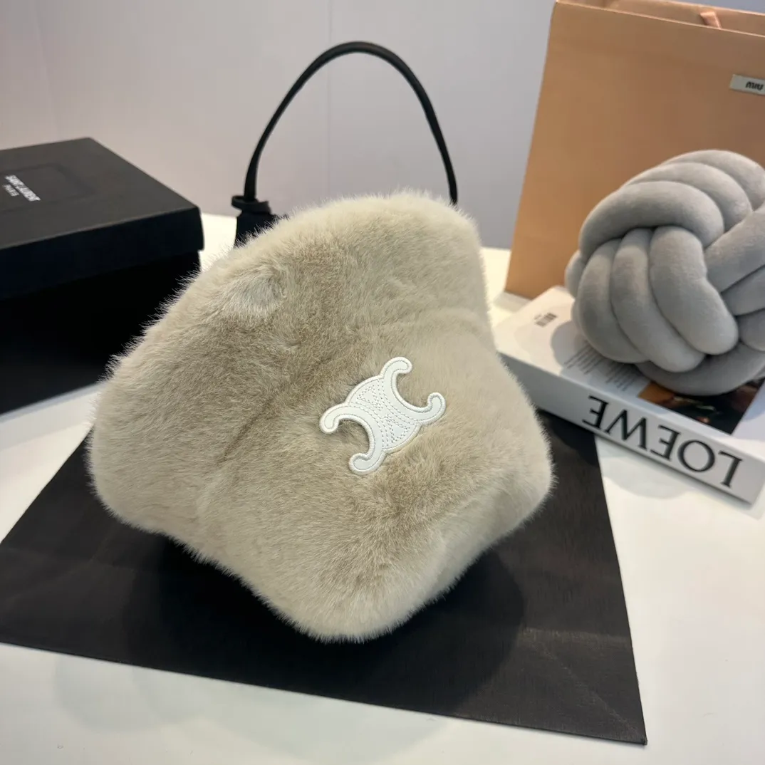 P70 Celine Celine* customized version of Arc de Triomphe mink hat women's bucket hat 2023 hot new style autumn and winter hat fisherman hat winter style