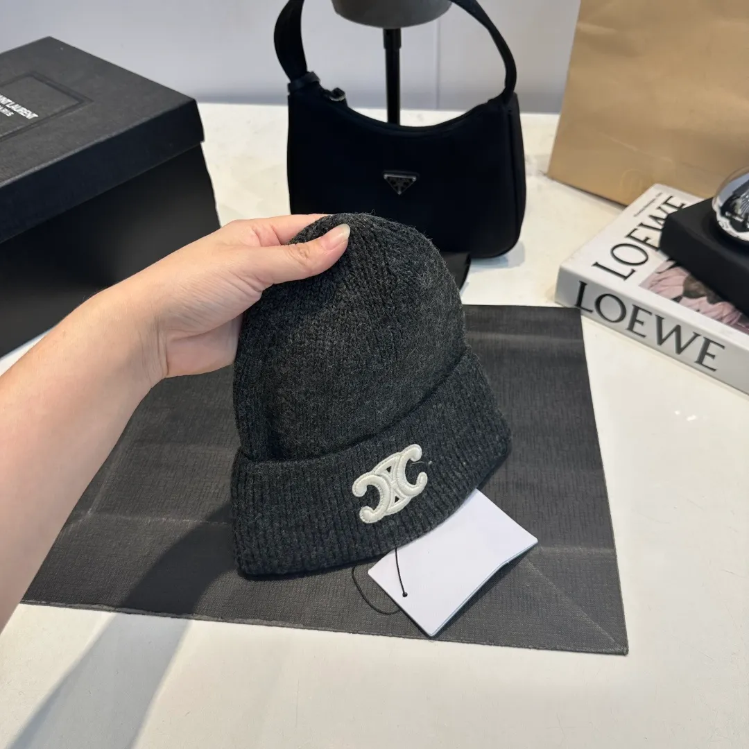 P60 Celine Celine 2025 autumn and winter new wool hat, knitted hat for men and women