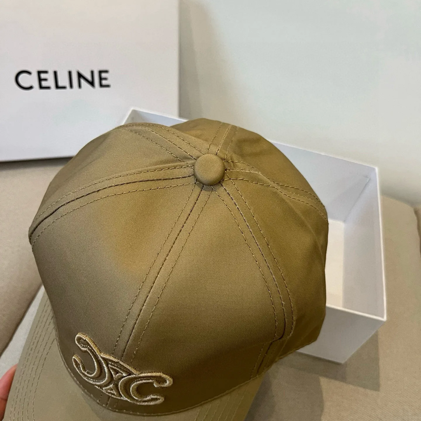 P60 [CELINE Celine] New classic casual and trendy baseball cap🧢Japanese and Korean style, looks great with any combination! A must-have when traveling