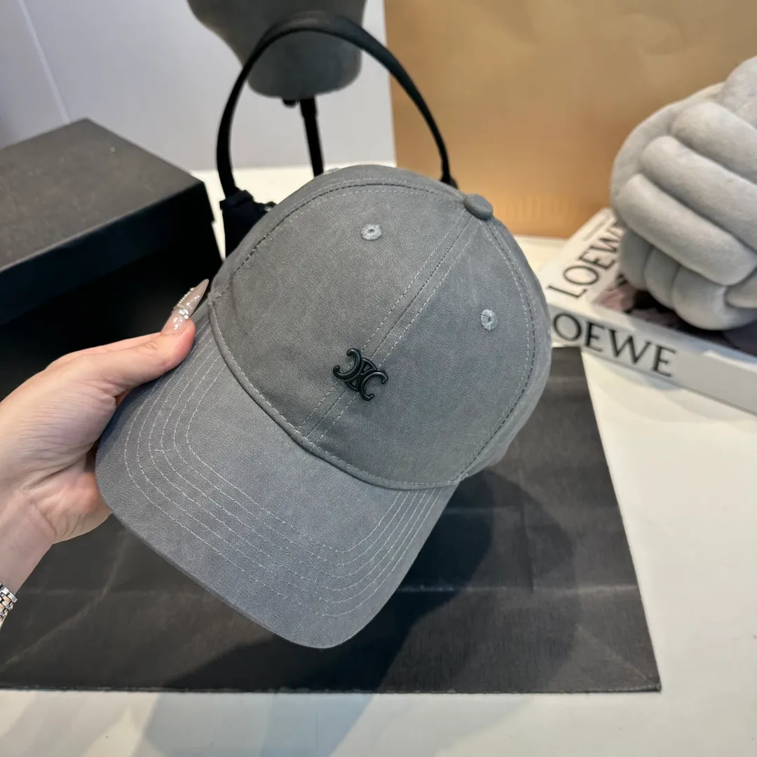 P56 CELINE Celine's new classic casual and trendy baseball cap🧢Japanese and Korean style, looks great with any combination! A must-have when traveling
