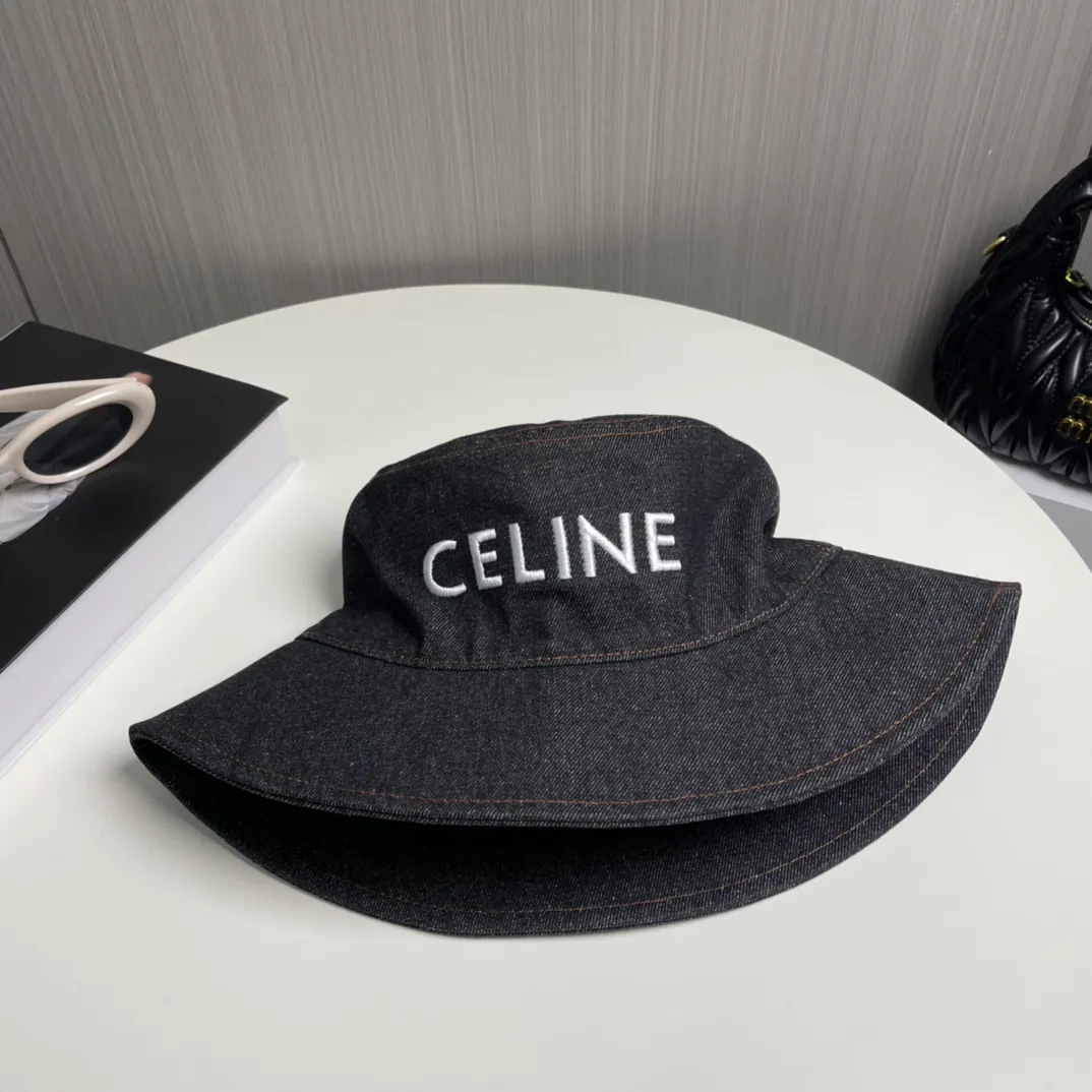 P70 comes with dust bag, Celine new washed denim embroidered fisherman hat, the best quality, casual and elegant, simple and fashionable, you can compare it yourself