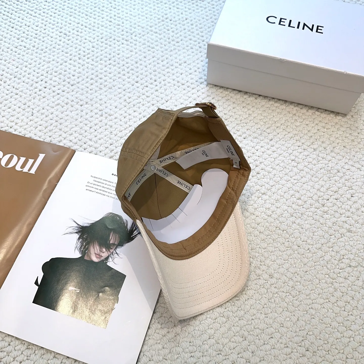 P76 popular CELINE (Celine) official website purchase version. Original 1:1 customized! The latest baseball cap with the same style as the simple letter star, fashionable and high-end workmanship! Every hat is made with care! Extraordinary quality, suitable for both men and women.    Céline's hat has a simple design, high-end color matching, delicate texture, and clean style. It is an iconic item. The letter C is the official icon of CELINE. It is deeply rooted in the brand's historical heritage, and at the same time it exudes modern elegance and a new trend of retro modernity. Simple baseball cap decorated with C logo. Self-attitude, no need to elaborate.