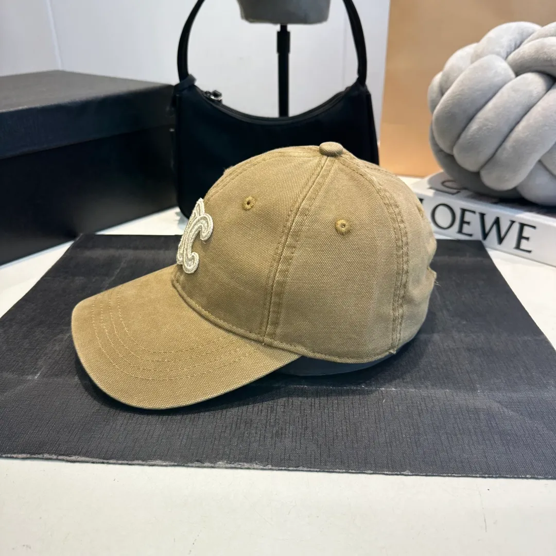 P60 CELINE new classic casual and trendy baseball cap🧢Japanese and Korean style, looks great with any combination! A must-have when traveling