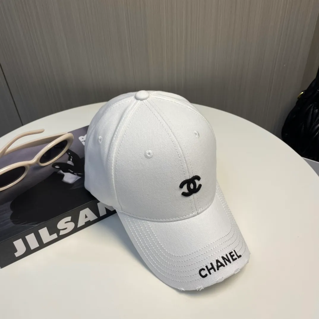 P50 CHANEL [Chanel] New simple embroidered logo baseball cap, new model shipped, big brand style is super easy to match, hurry up and get it!