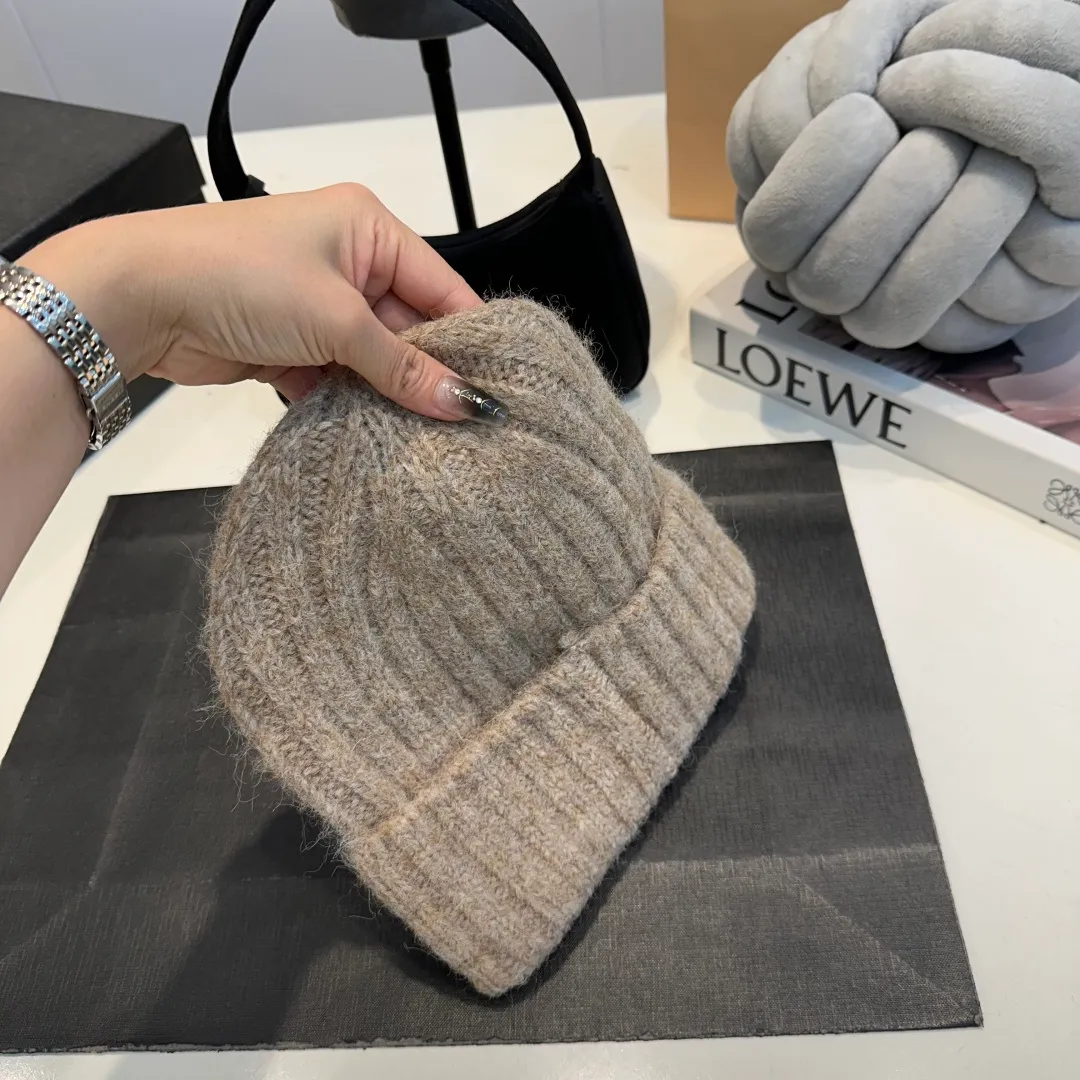 P50 Chanel knitted beanie