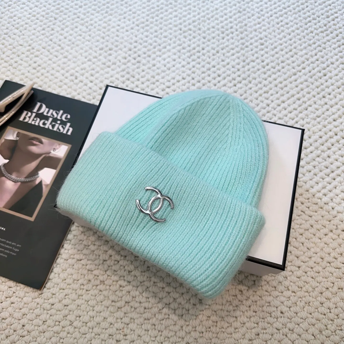 P60 comes with dust bag 🌺 [CHANEL] New rabbit fur knitted hat, Xiaohongshu, the main recommendation of major Internet celebrities! Thicker and warmer, fashionable and popular🌸First-class texture, the best brand for keeping warm in autumn and winter, order now, limited quantity available