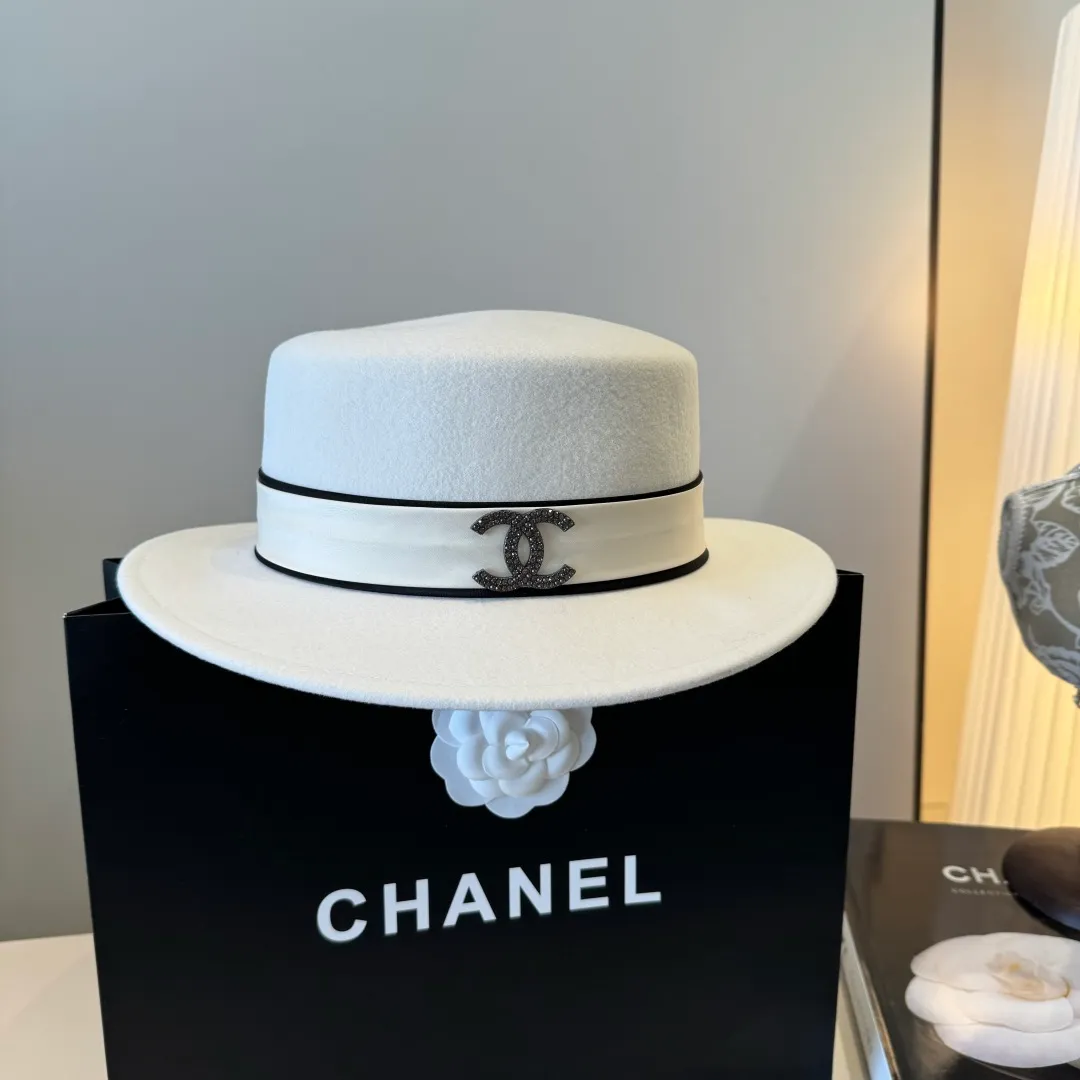 💰190¥ White Chanel new wool top hat, flat top hat, 100% wool fabric 🦙%, head circumference 57cm