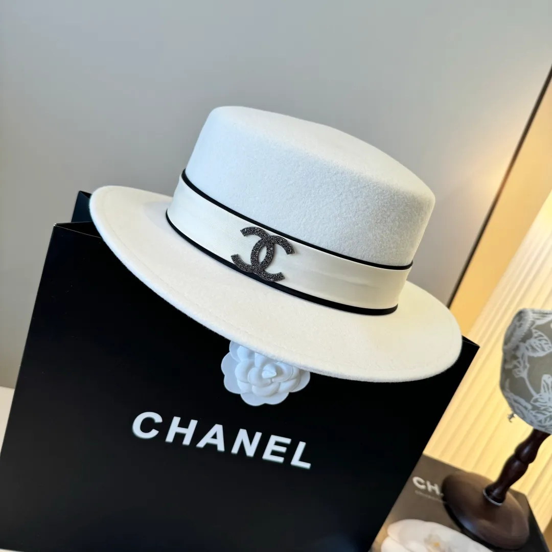 💰190¥ White Chanel new wool top hat, flat top hat, 100% wool fabric 🦙%, head circumference 57cm