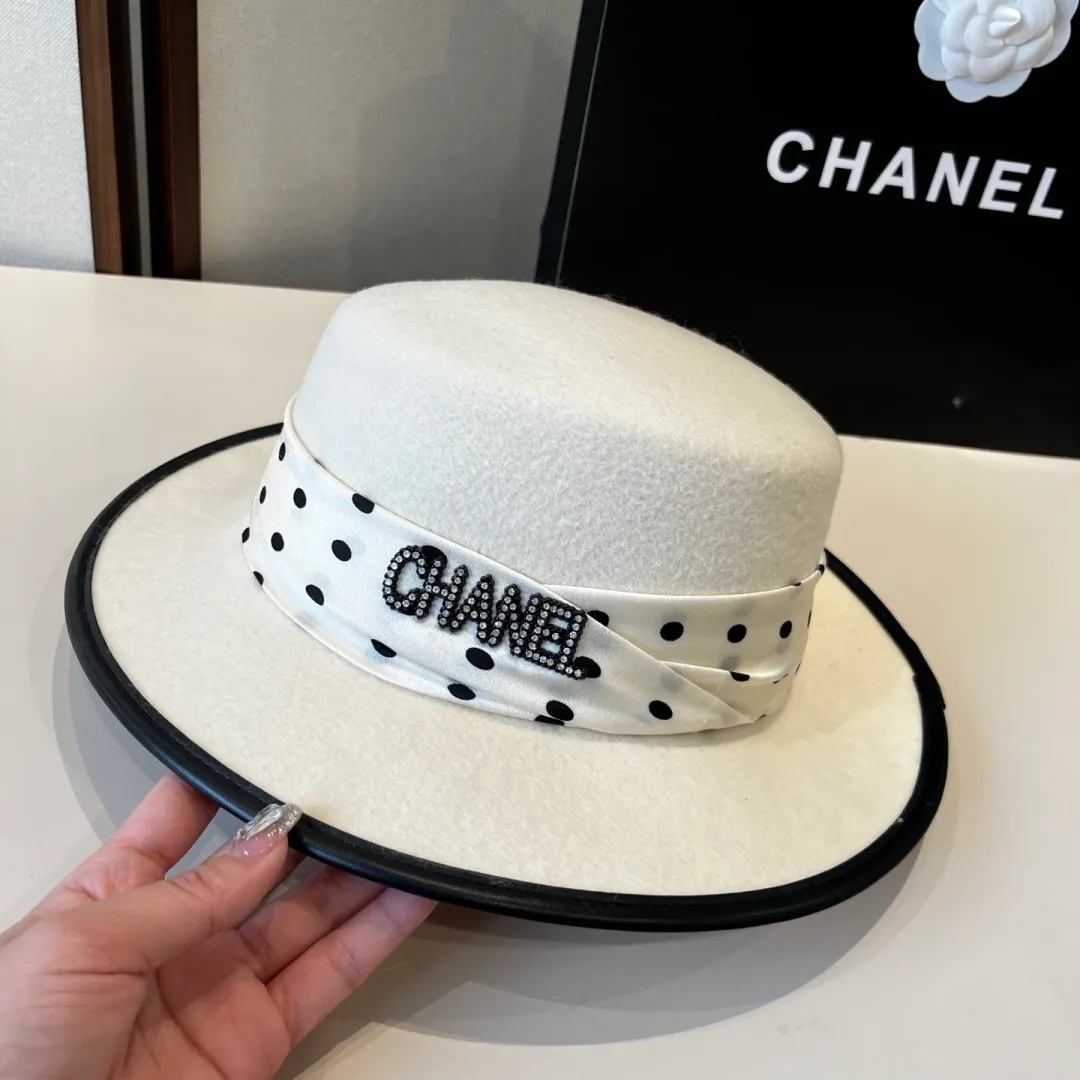 💰190¥ White Chanel new wool top hat, flat top hat, 100% wool fabric 🦙%, head circumference 57cm