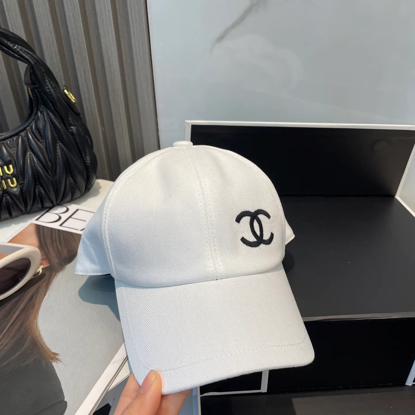 P90 Chanel (Chanel) counter new double-sided embroidered baseball cap🧢1:1 mold customization, three-dimensional embroidery, exquisite and flawless! 100% pure cotton fabric, original factory quality, exclusive physical photography.