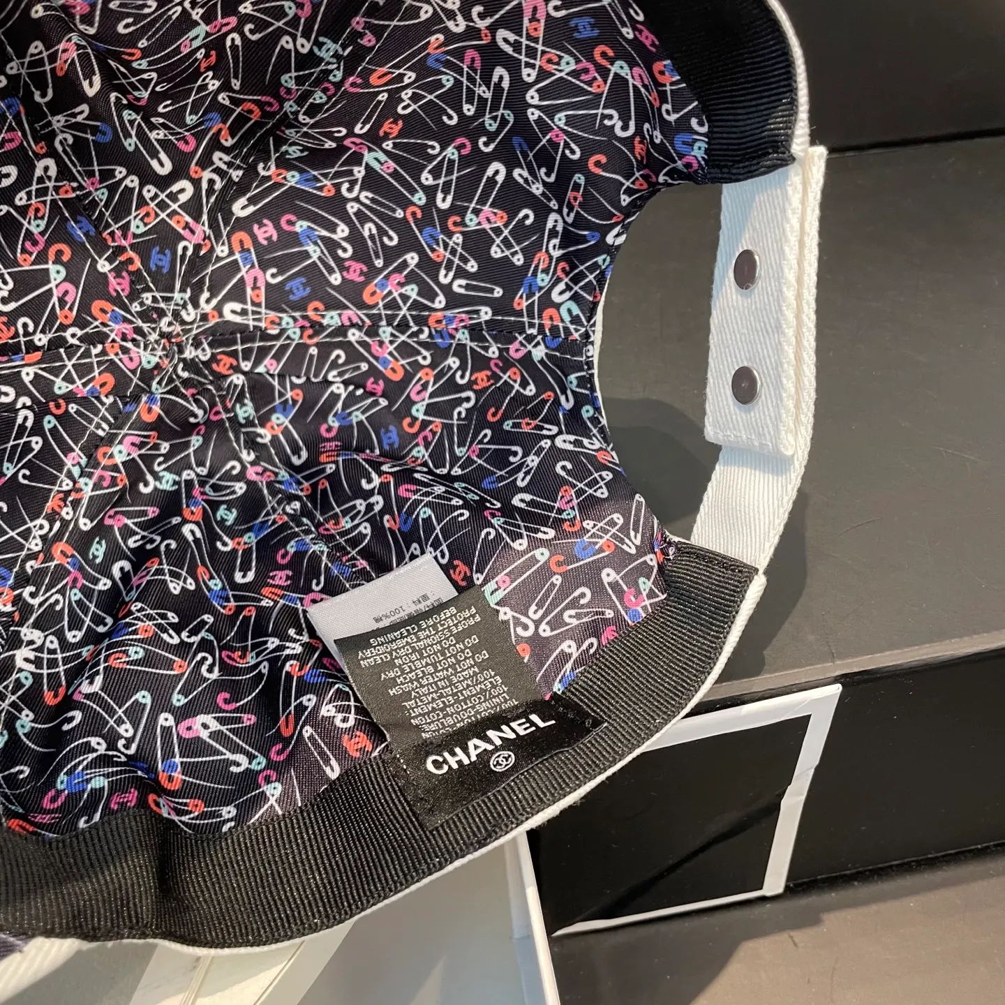 P90 Chanel (Chanel) counter new double-sided embroidered baseball cap🧢1:1 mold customization, three-dimensional embroidery, exquisite and flawless! 100% pure cotton fabric, original factory quality, exclusive physical photography.