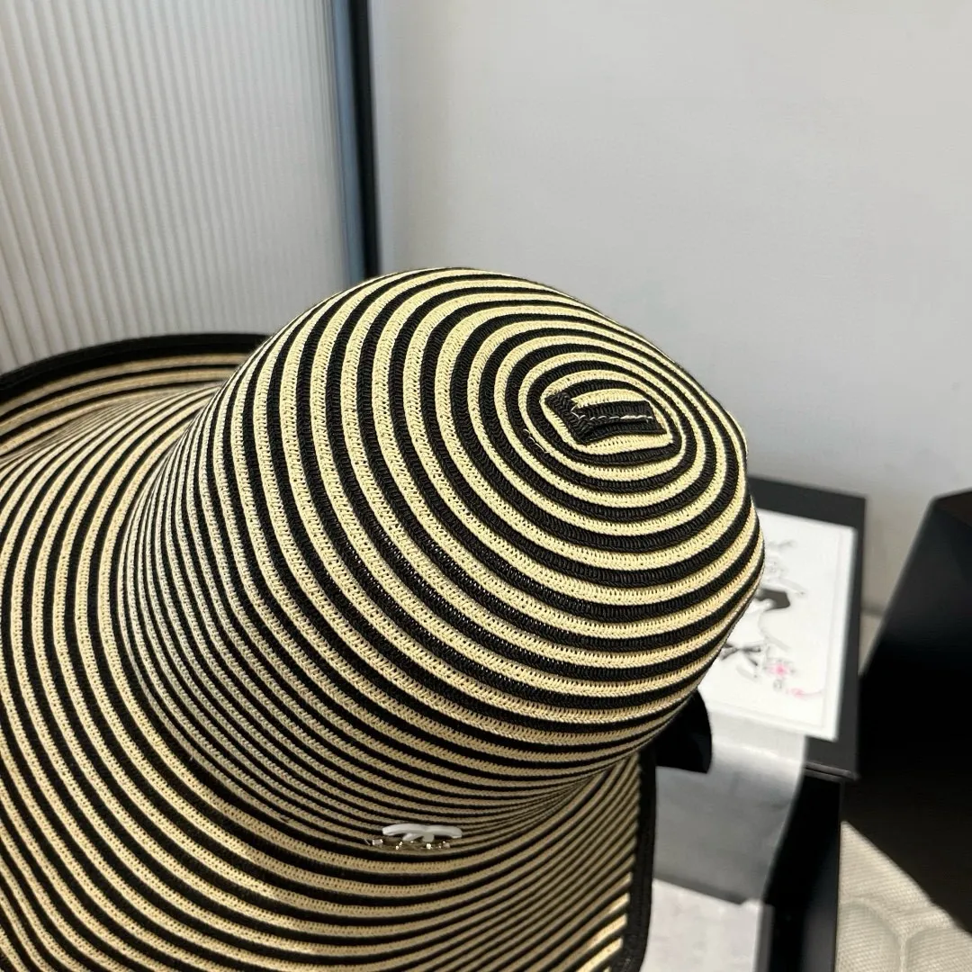 💰150¥ Chanel new striped sun hat, basin hat, foldable straw hat, head circumference 57cm