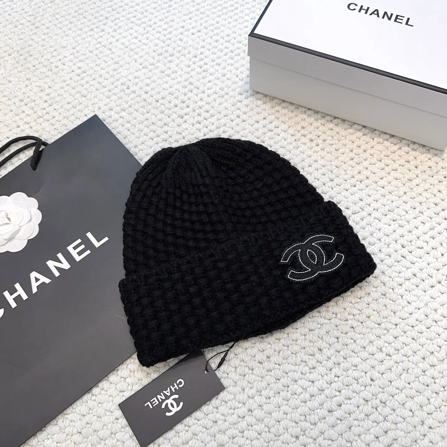 P70 Chanel official website quality Chanel autumn and winter woolen hat recommended by Internet celebrity fashion bloggers, Xiaohongshu's popular style, super soft and comfortable knitted hat with excellent elasticity!