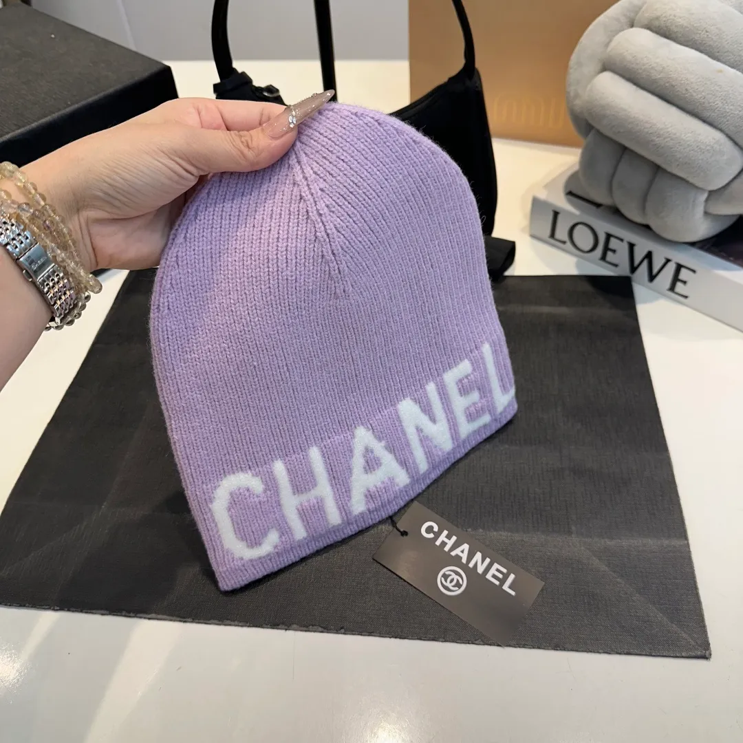 P70 2025 Official Chanel Chanel Autumn and Winter Beanie Recommended by Internet Celebrity Fashion Bloggers, Xiaohongshu Popular Style, Knitted Beanie with Super Soft and Comfortable Feel, Excellent Elasticity!